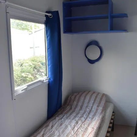 مكان تخييم Du Creulet Crouay